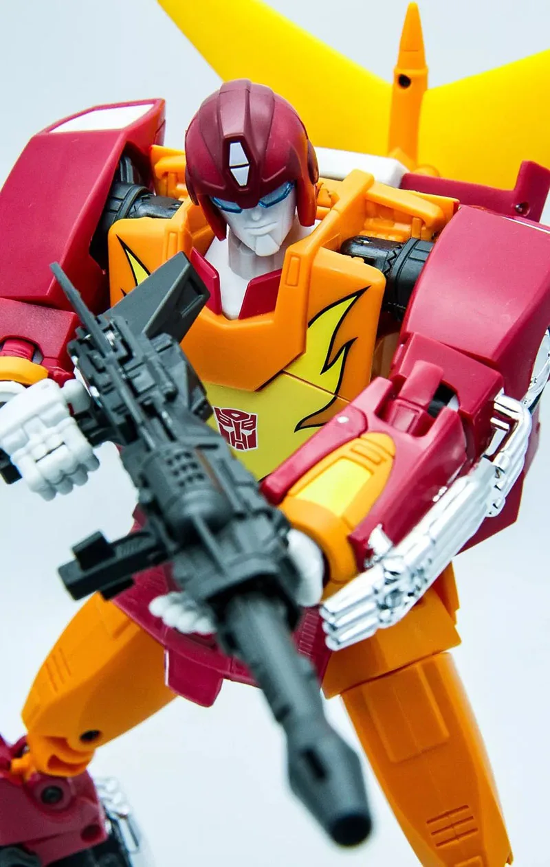 Трансформированная игрушка Mp09 Hot Rodimus reprint