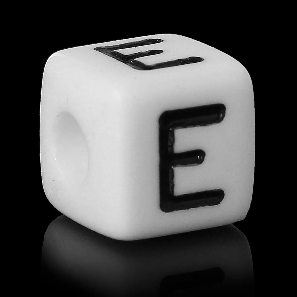 8 сезонов акриловые бусины разделители квадратные белые буквы узор E около 10 мм (3/8