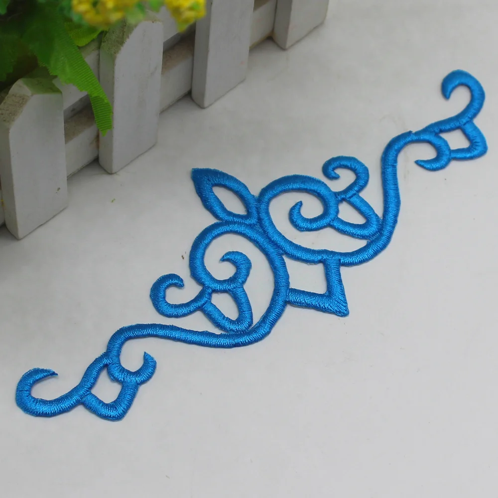 

YACKALASI 10 Pieces/Lot Gold Embroidery Applique Crown patches Iron on gold fabric applique silver 18cm*6cm