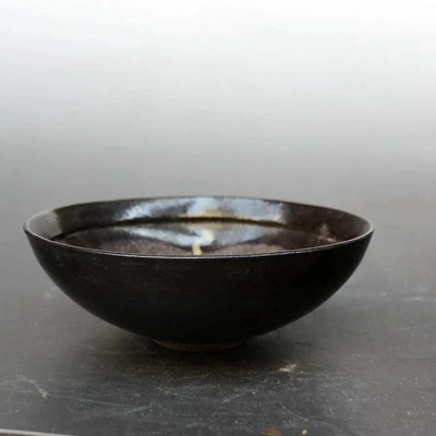 

Jingdezhen pottery black glazed leaf bowl