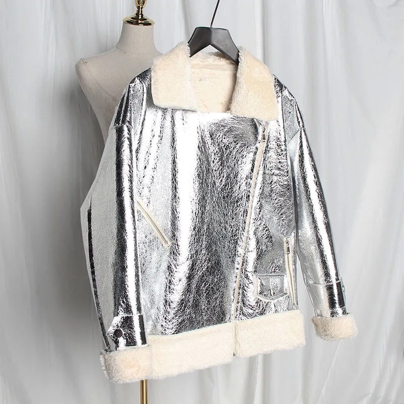 Женская куртка из искусственной кожи Fuax черная мотоциклетная на молнии с большим