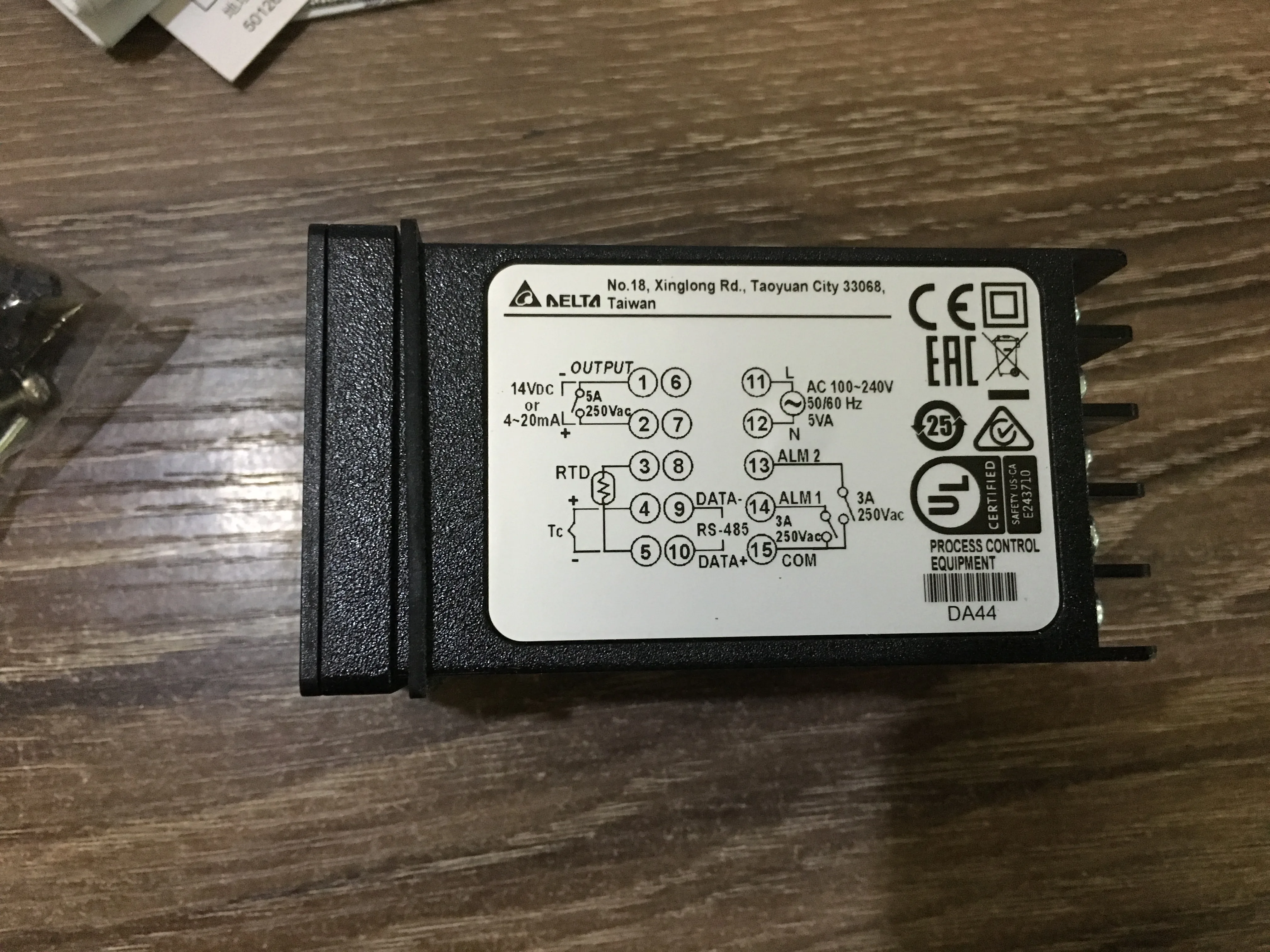 DTA4848R0 DTA4848V0 DTA4848C0 DTA4848R1 DTA4848V1 DTA4848C1 совершенно новый оригинальный Delta термостат |