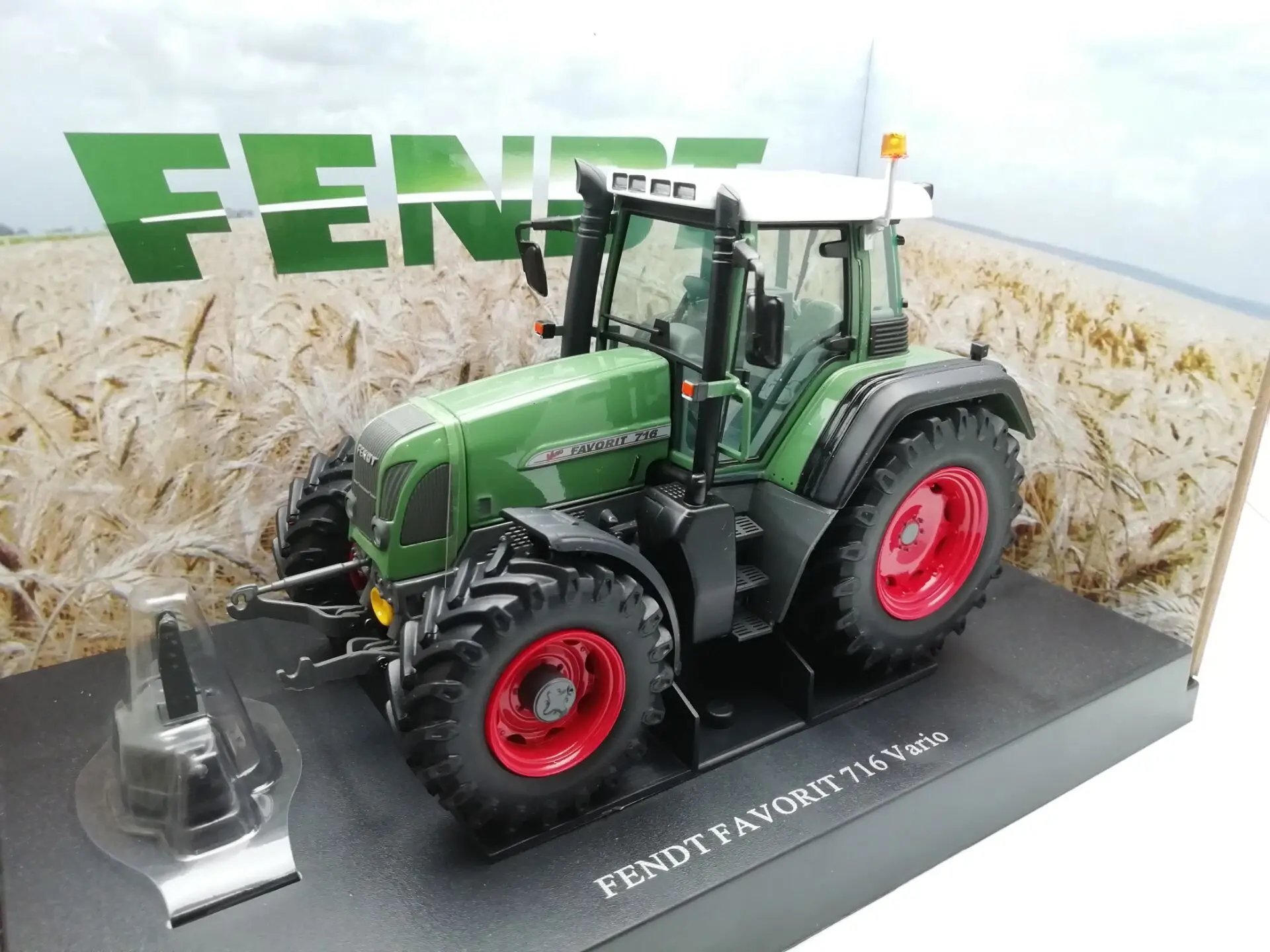 UH 4890 1:32 FENDT FAVORIT 716 Vario сельскохозяйственные тракторы сплав модель автомобиля