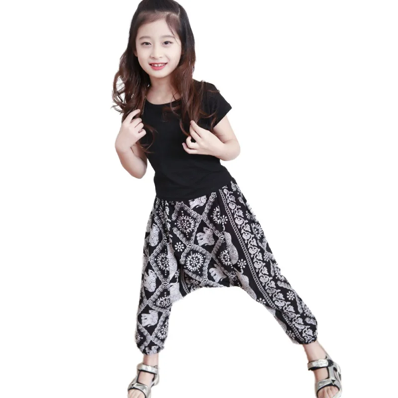 Летняя модная однотонная Черная футболка для маленьких девочек брюки с принтом