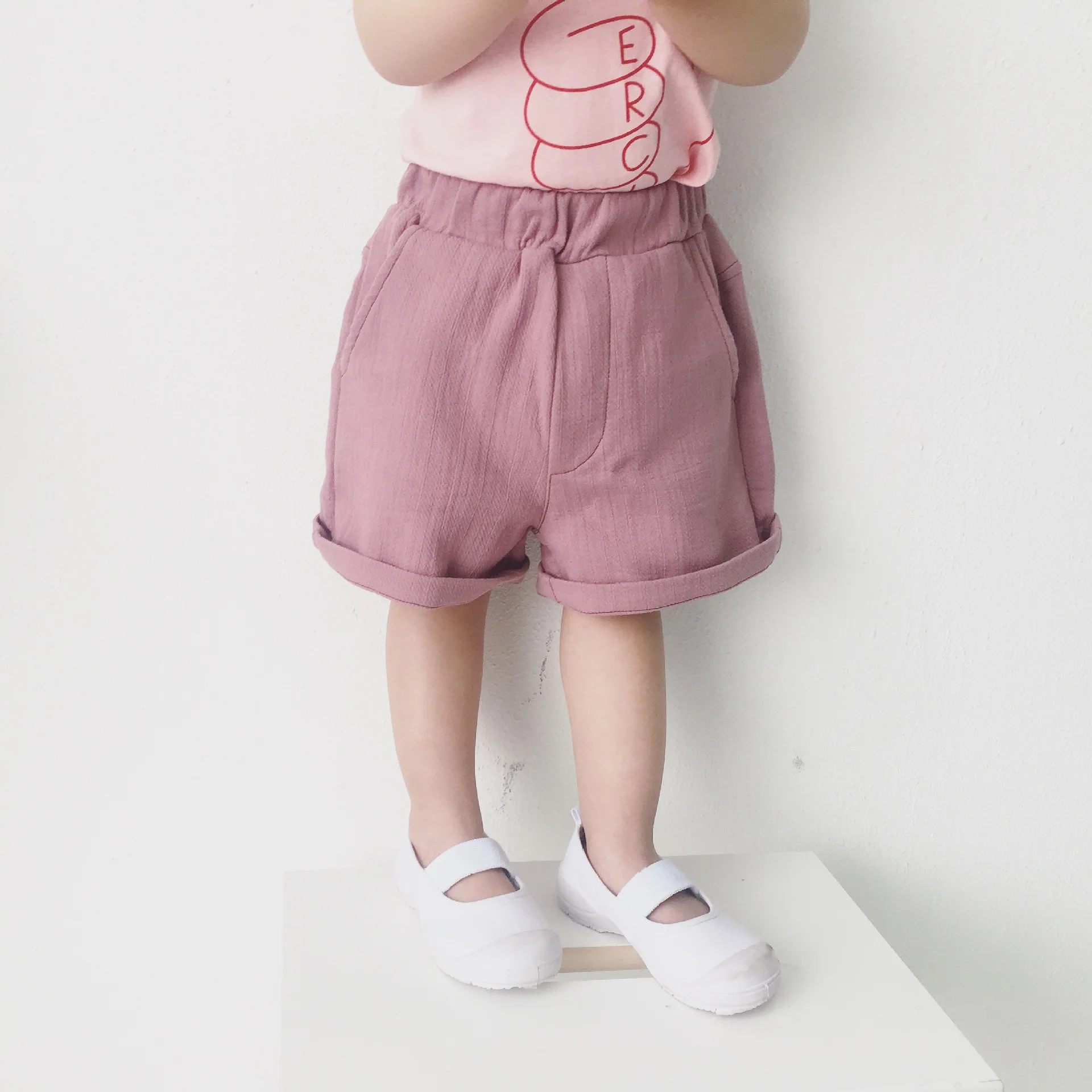 Летняя детская одежда новые детские однотонные шорты в Корейском стиле льняные