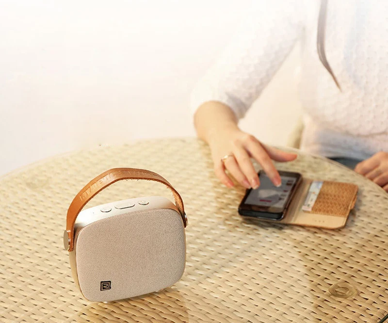 Портативный динамик remax Настольный Bluetooth громкий поддержка AUX mp3музыкальный плеер Громкая связь для Смартфон ноутбук RB-M6