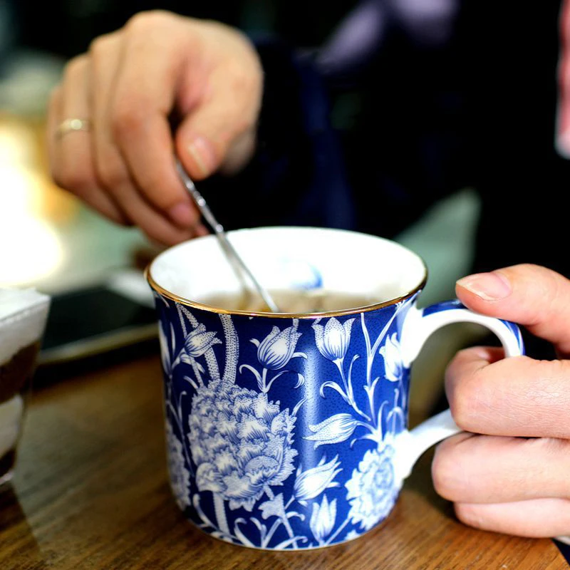 

Beautiful Flower Pattern Ceramic Morning Mug William Morris Style Bone China Mugs for Coffee Milk Tea Unique Gift 250ml SH270112