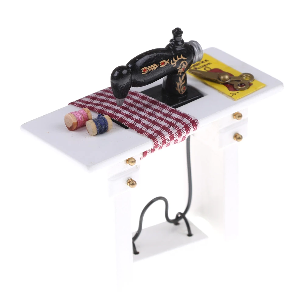 

1Set DIY Pretend Toy 1:12 Scale Treadle Sewing Machine Dolls House Miniature Decoration Accessories