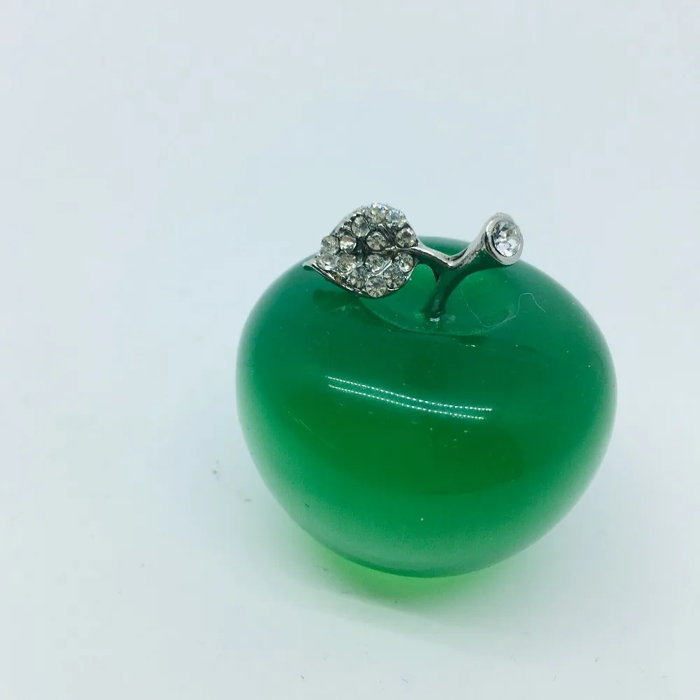 

Natural crystal apple green silky face, is the wedding home decoration first selection of handicraft