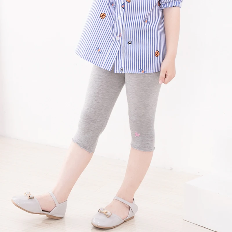 

Летние детские леггинсы для маленьких девочек, детские штаны, хлопковые штаны до колена для малышей, Удобные леггинсы, модные пляжные штаны