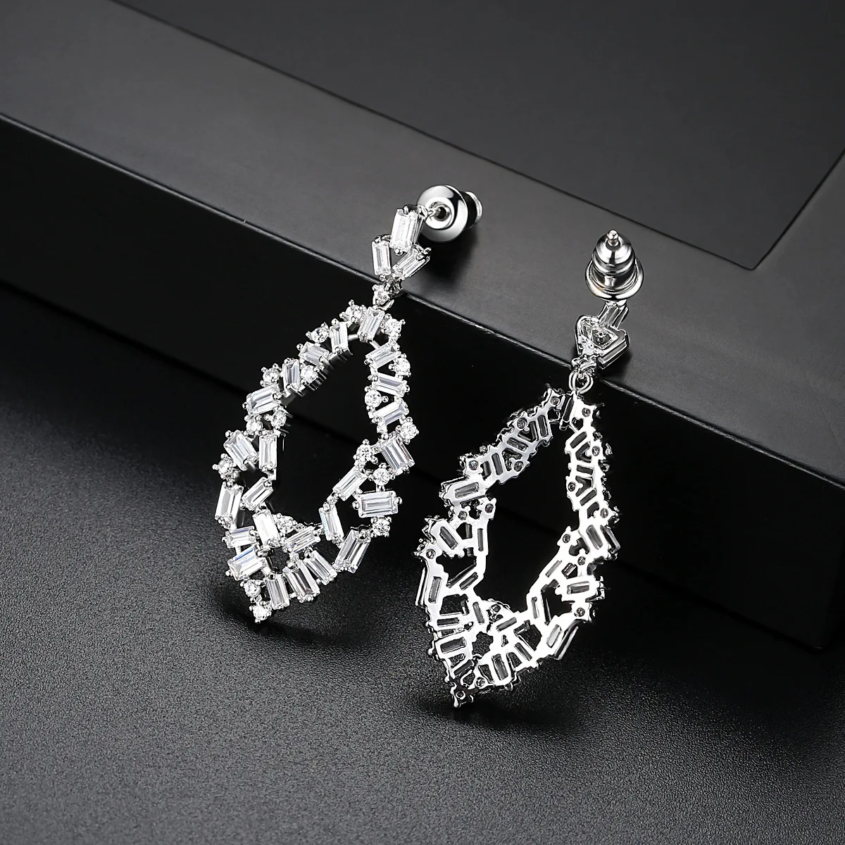 2019 New AAA Cubic Zirconia Hollow Rhombus Geometric Dangle Earrings For Women Bride's Wedding Jewelry Party Statement Earring |