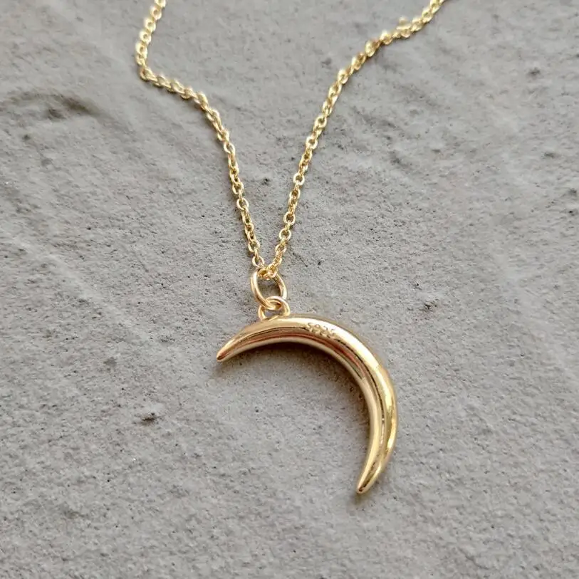

925 Sterling Silver Curved Moon Pendant Necklace Minimalist Elegant Necklace for Women Party Jewelry Charm Birthday Gift