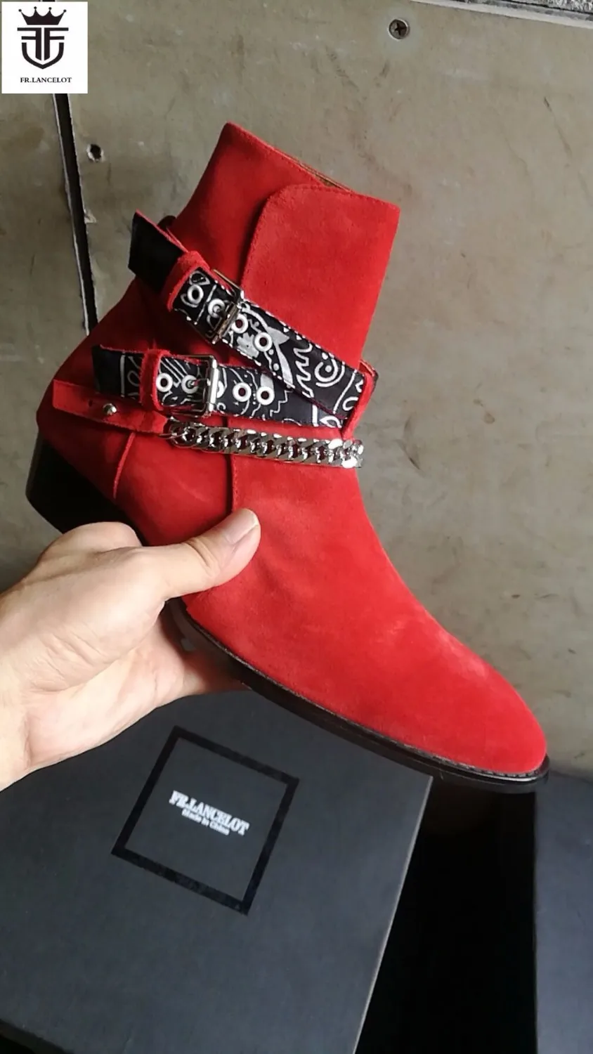 

FR.LANCELOT 2020 New Chelsea boot men suede leather boots point toe buckle ankle boots metal sliver chains botas party shoes men
