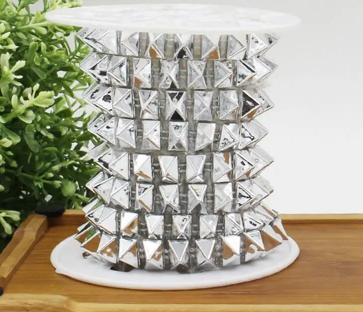 20 ярдов Пирамида запонки бисер с УФ покрытием цепь отделка для шитья Apperal мешок