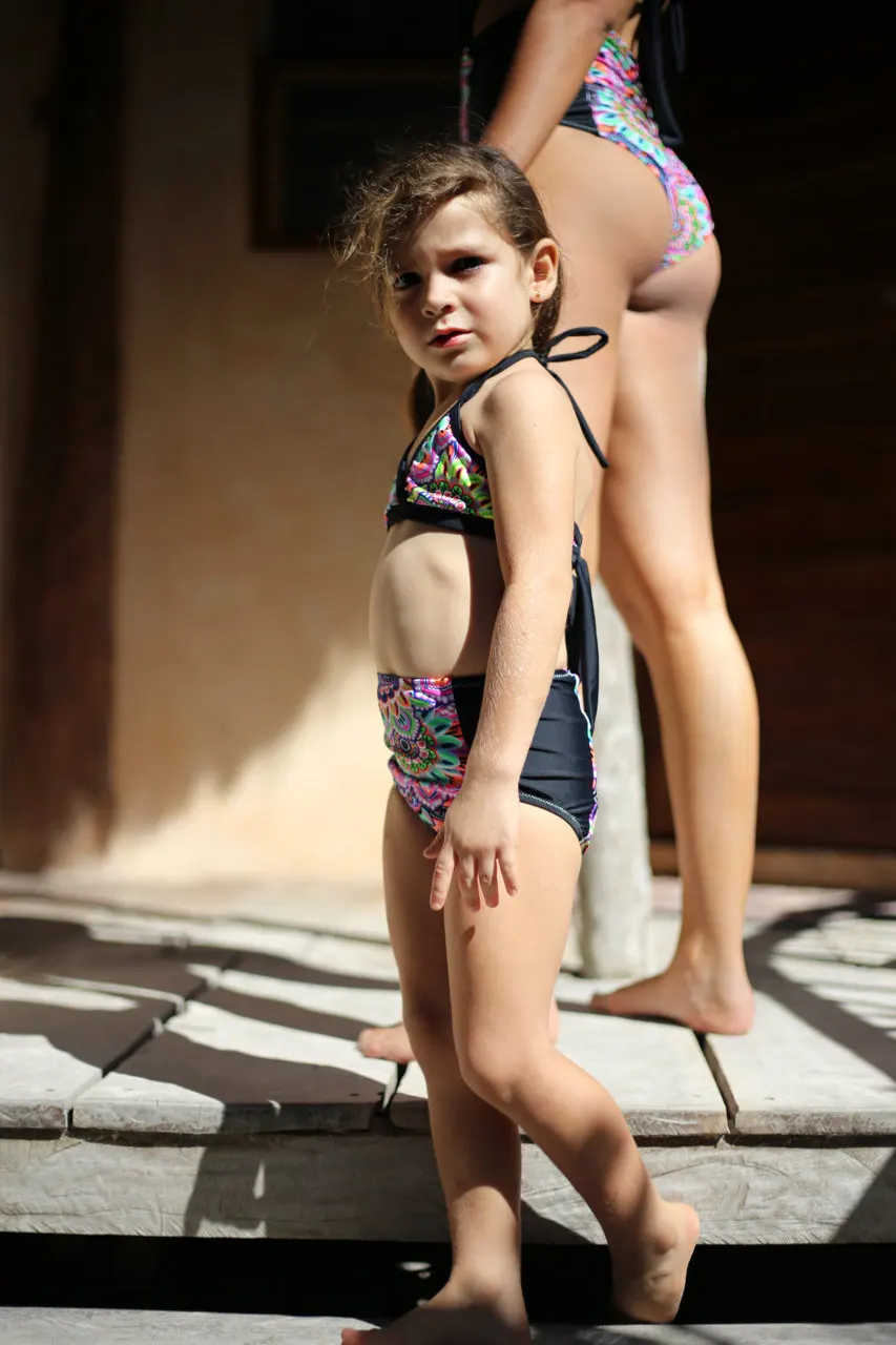 Купальный костюм для мамы и дочки с принтом кокосовой пальмы 2 шт. Одинаковые