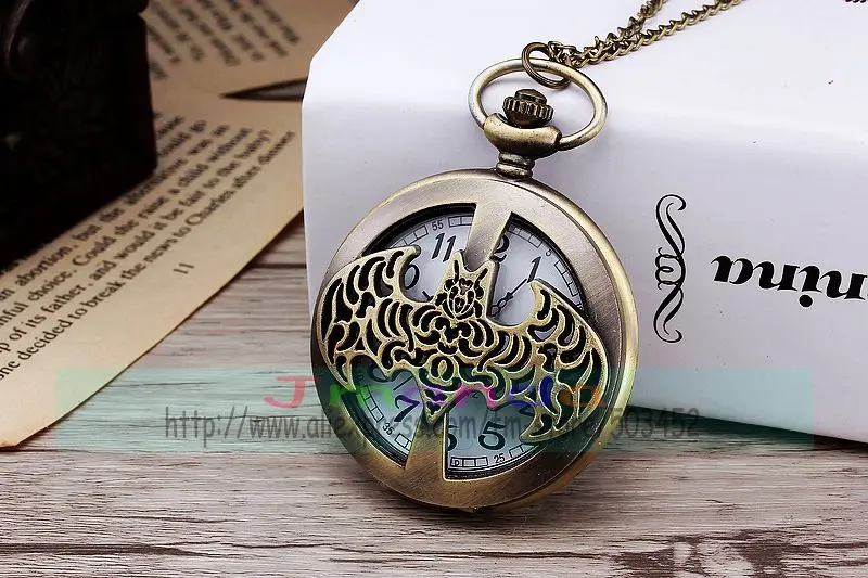 100 шт./лот летучая мышь стиль полые карманные часы ретро дизайн кварцевые
