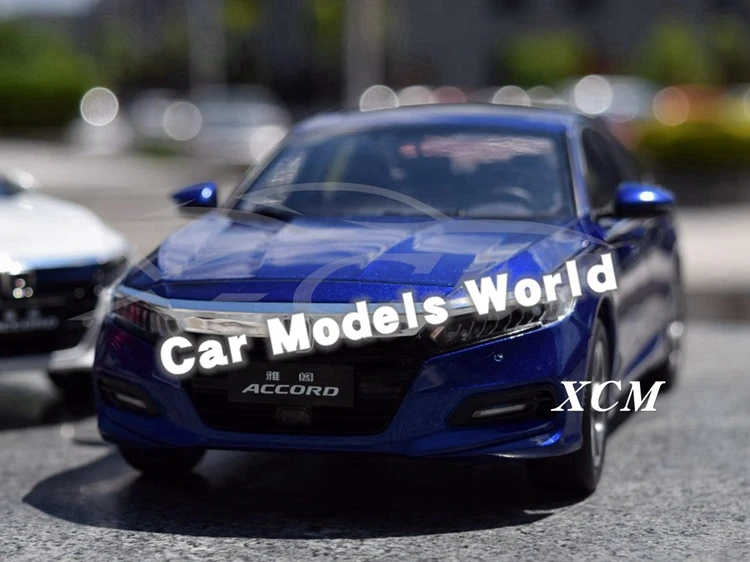 Литая под давлением модель автомобиля для Accord Sport Turbo 10 поколение 1:18(синий)+ маленький подарок