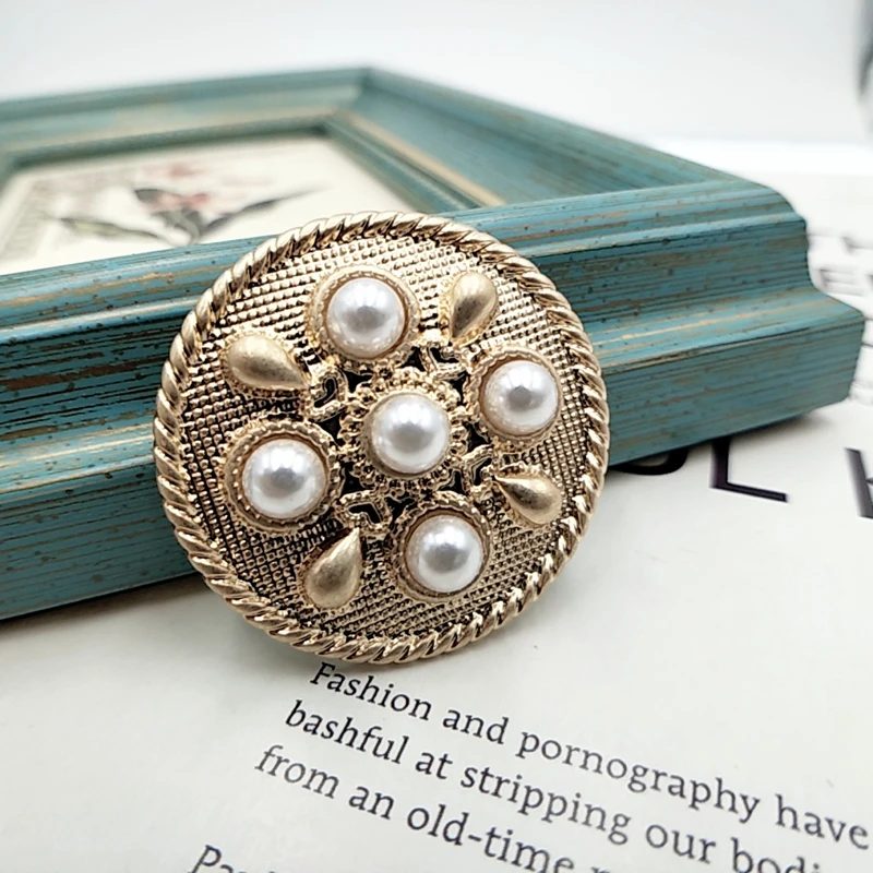 Simple 2019 new round pearl retro brooch clothing accessories pin silk scarf buckle female | Brooches