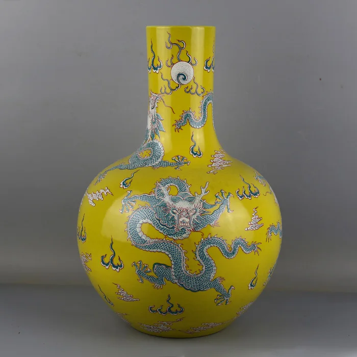 

Jingdezhen Antique Qing Kangxi inscribed Yellow Dragon vase five pastel kiln old porcelain ornaments