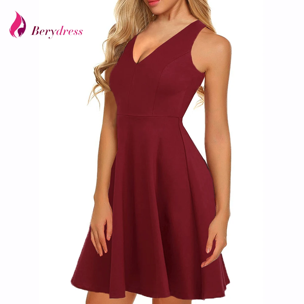 Платье Berydress женское черное коктейльное повседневное с треугольным вырезом