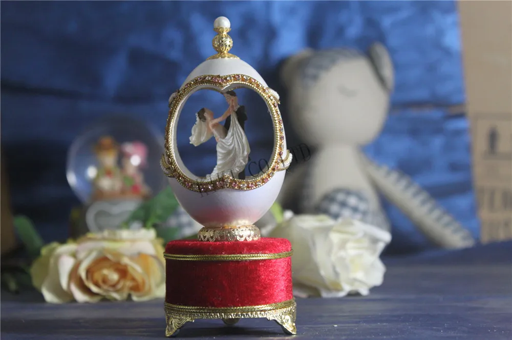 Музыкальная шкатулка в виде белых яиц Королевском Стиле креативный подарок с
