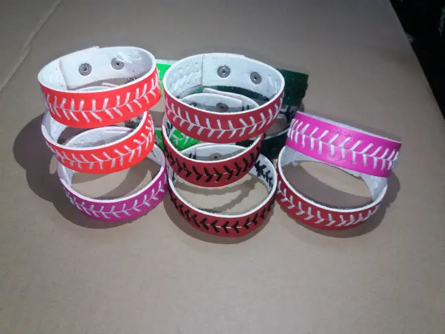 Софтбол бейсбол спорт браслет v-фактический кожаный Желтый софтбол кожа с