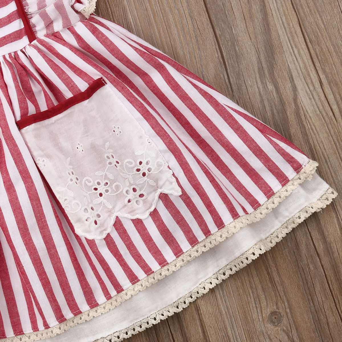 Платье на бретельках с оборками для маленьких девочек красное клетчатое