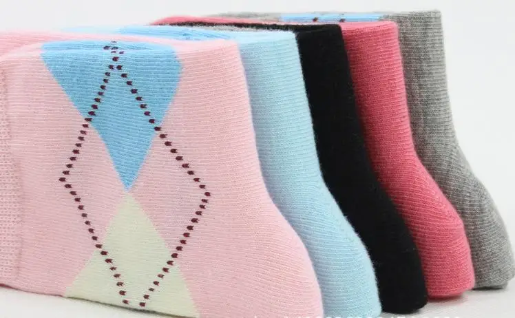 

New 2017 Fashion Woman Socks Candy Color In Tube Cotton Female Socks All-Match Casual Cute Warm Socks For Women 10pcs=5pairs/lot