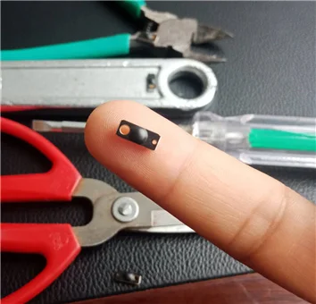 Метки UHF RFID для управления инструментами антиметаллические 860-960 МГц ISO18000-6C 10*4*2 мм