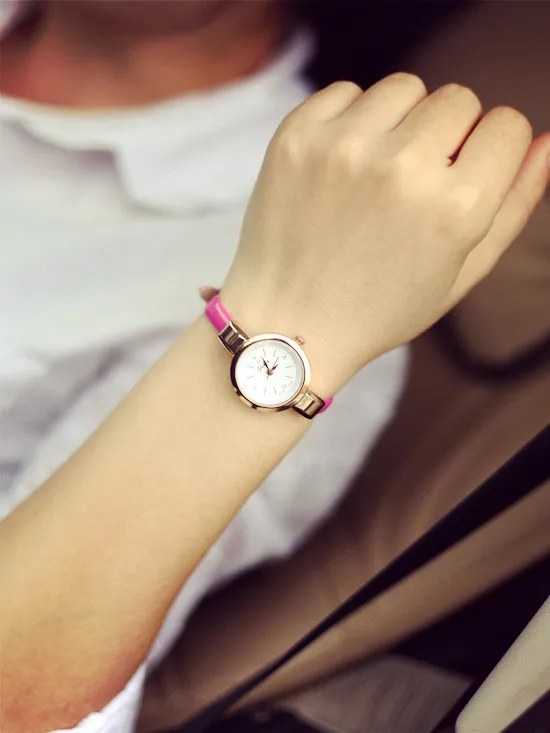 Korean original single retro golden female watch face roman shell small square dial black leather strap Buckle Fashion | Наручные часы