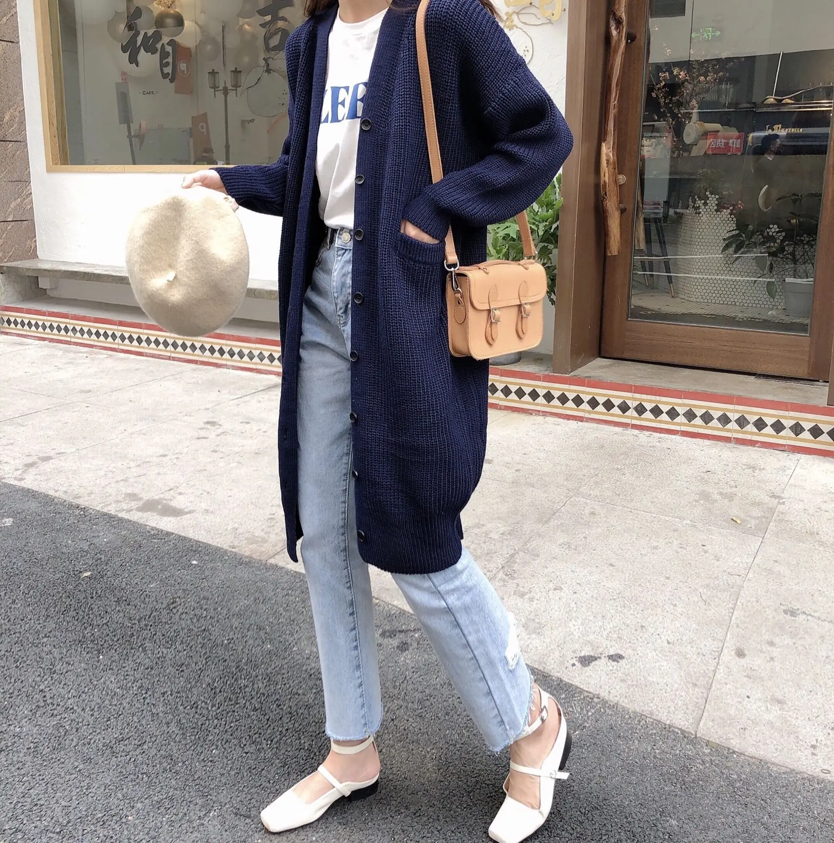 

Womens Long Style Sweater Coat 2019 New Fashion Loose Procket Solid Colors Womens Cardigan Sweater Winter Outwear Button Sweater