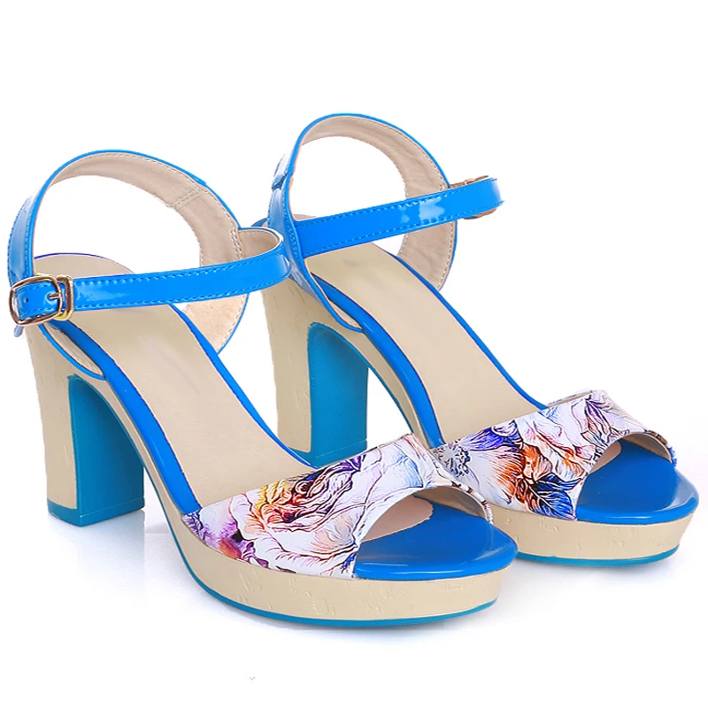 Сандалии женские из лакированной кожи высокий толстый каблук открытый носок