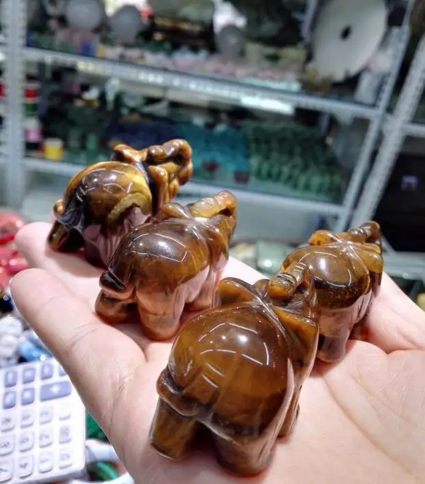 Красиво около 60 г натуральной руды! Натуральный камень тигровый глаз! Резной слон