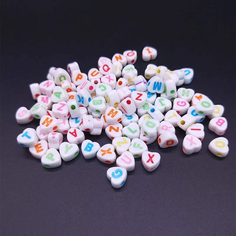 100 шт. круглые акриловые бусины в форме сердца с буквами и алфавитом россыпью для