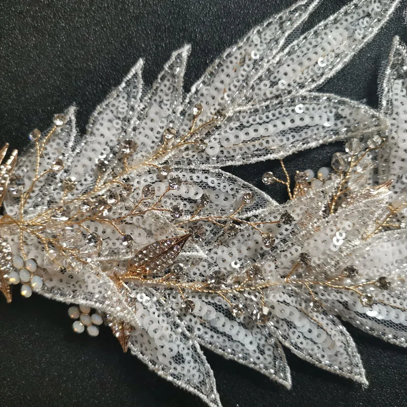 Женская тиара ручной работы SLBRIDAL свадебная с кружевным цветком и стразами