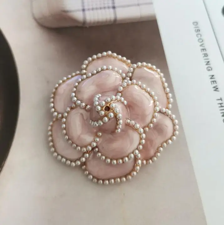 pink pearl Роскошные cc эмаль цветы камелии канал ювелирные броши для женщин свитер платье нагрудные булавки аксессуары для одежды - Окраска металла: pink pearl