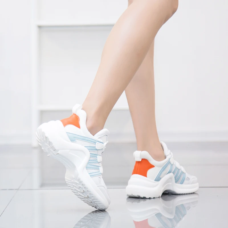 Для женщин спортивная обувь летние новые женские кроссовки 2018 PU сетка дышащие