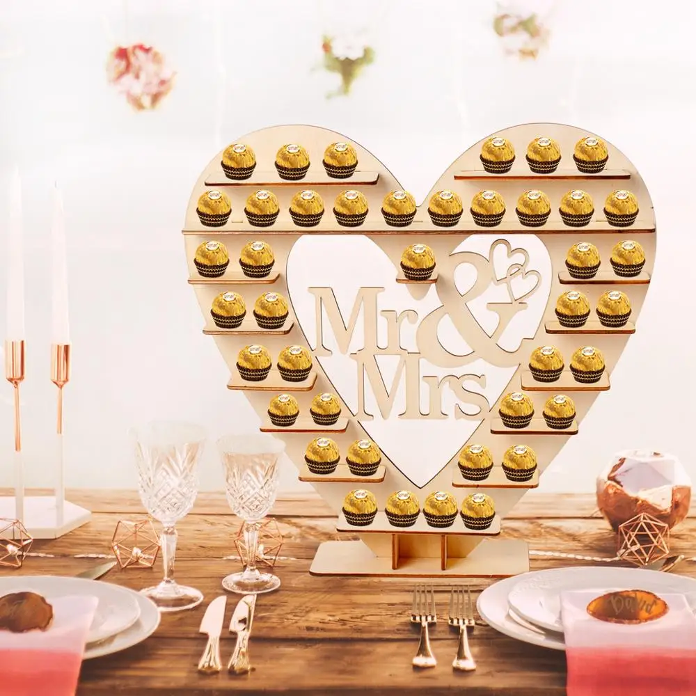 Подставка для демонстрации шоколада Mr & Mrs деревянная елка с сердечками Свадебные
