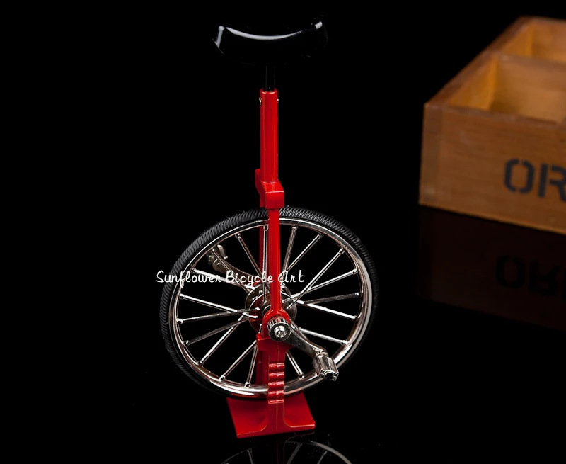 

Acrobatics Monowheeled Simulation Model Alloy Mini Bicycle Toy Home Decoration Products