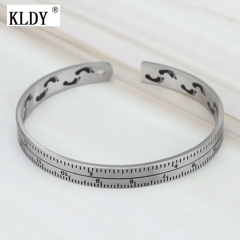 KLDY хип хоп панк линейка Спидометр браслет со следами ног Открытый из нержавеющей