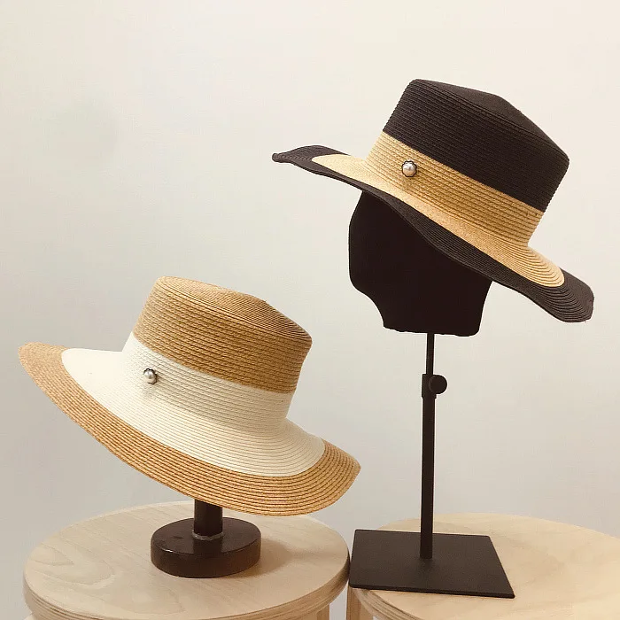 

2019 spring summer color matching flat top flat along pearl button decoration female elegant beach sunscreen fashion grass hat
