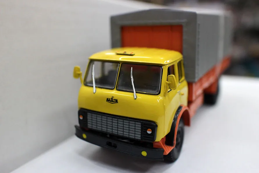 1/43 Новые Специальные Литые металлические 80-ые бывшие советские автомобили код винтажный фургон MAZ 516 домашний дисплей Коллекционная модель