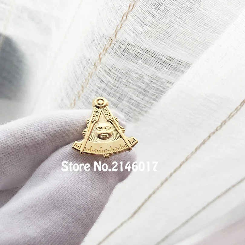 

Past Master Shining Lapel Pin Free Masons Souvenir Freemasonry Pins and Brooch Badge Masonic Freemason Metal Craft Gold Color