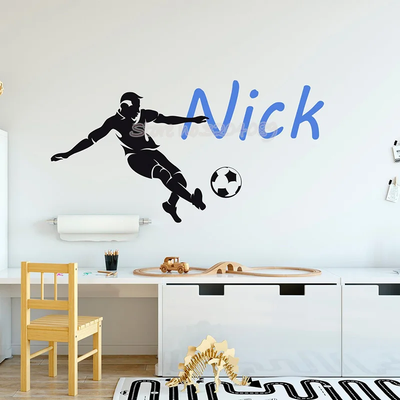 Футбольный эр играющий футбол настенная наклейка персонализированная Виниловая