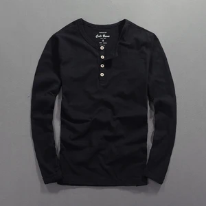 Мужская хлопковая Приталенная футболка с длинным рукавом, круглым вырезом и четырьмя пуговицами