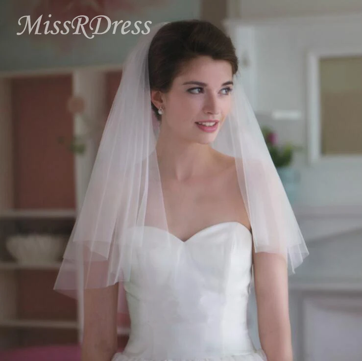 Элегантная короткая свадебная фата MissRDress с гребнем двухслойная белая мягкая