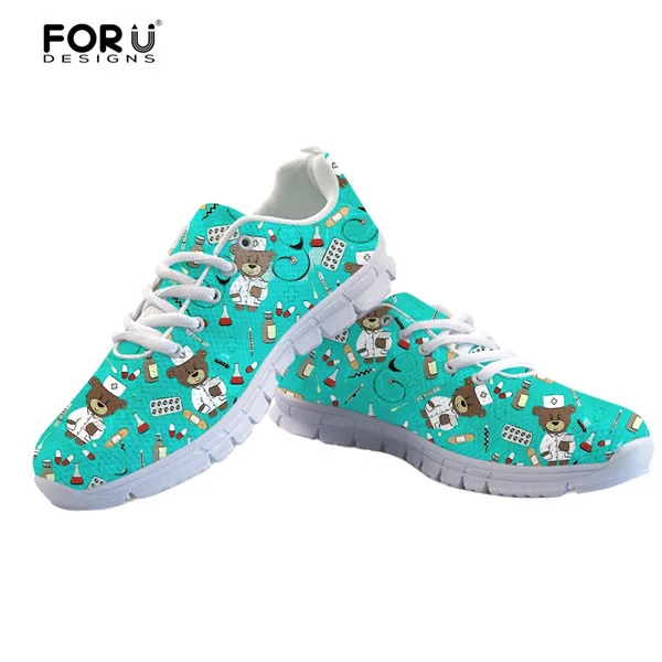 HK007AQ FORUDESIGNS/ женские кроссовки с милым рисунком доктор Медведь; повседневная обувь; дышащая обувь на плоской подошве для медсестры; Легкие Теннисные туфли; feminino - Цвет: HK007AQ