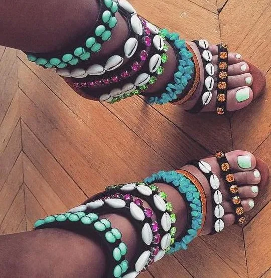 Женские модные сандалии расшитые стразами на ремешке синего цвета для вечеринок