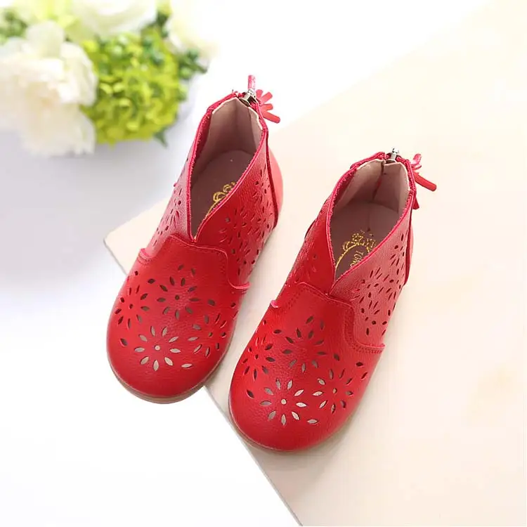 Детская кожаная обувь открытые летние сапоги с цветочным узором модные милые