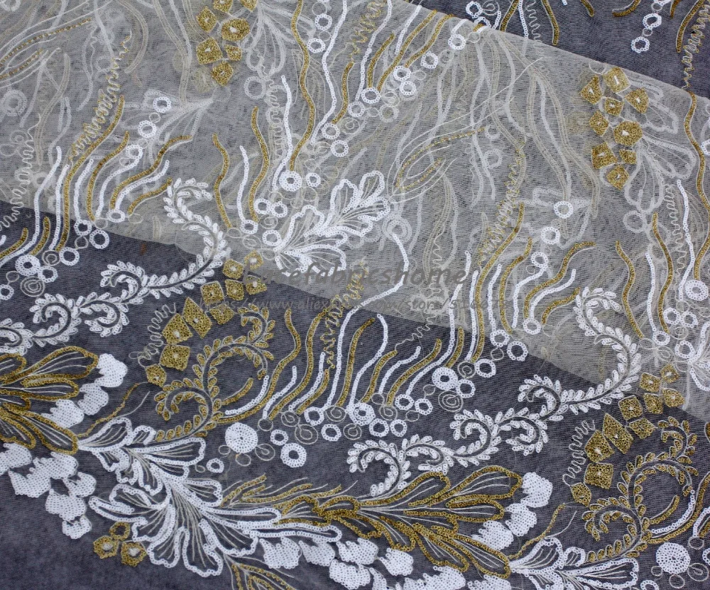 Смешанные белые и черные сверкающие блестки на белой сетке Вышитые свадебное